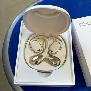Merryking translation earbuds